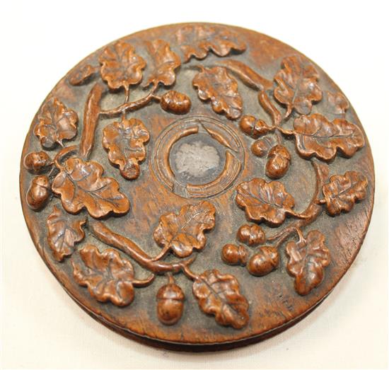 A Charles II commemorative oak snuff box, 3.75in.